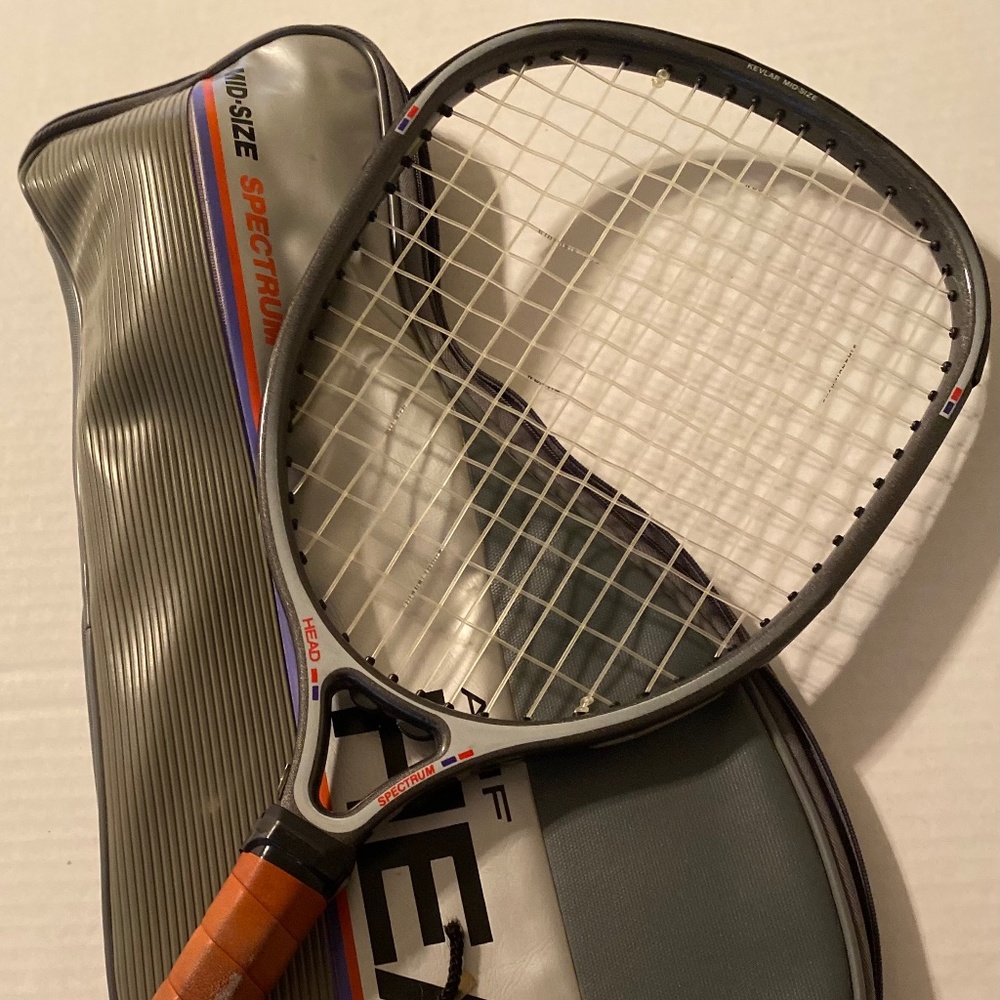 Used AMF Head Spectrum Racquet 3 7/8 Kevlar Mid-Size w/Case and Balls